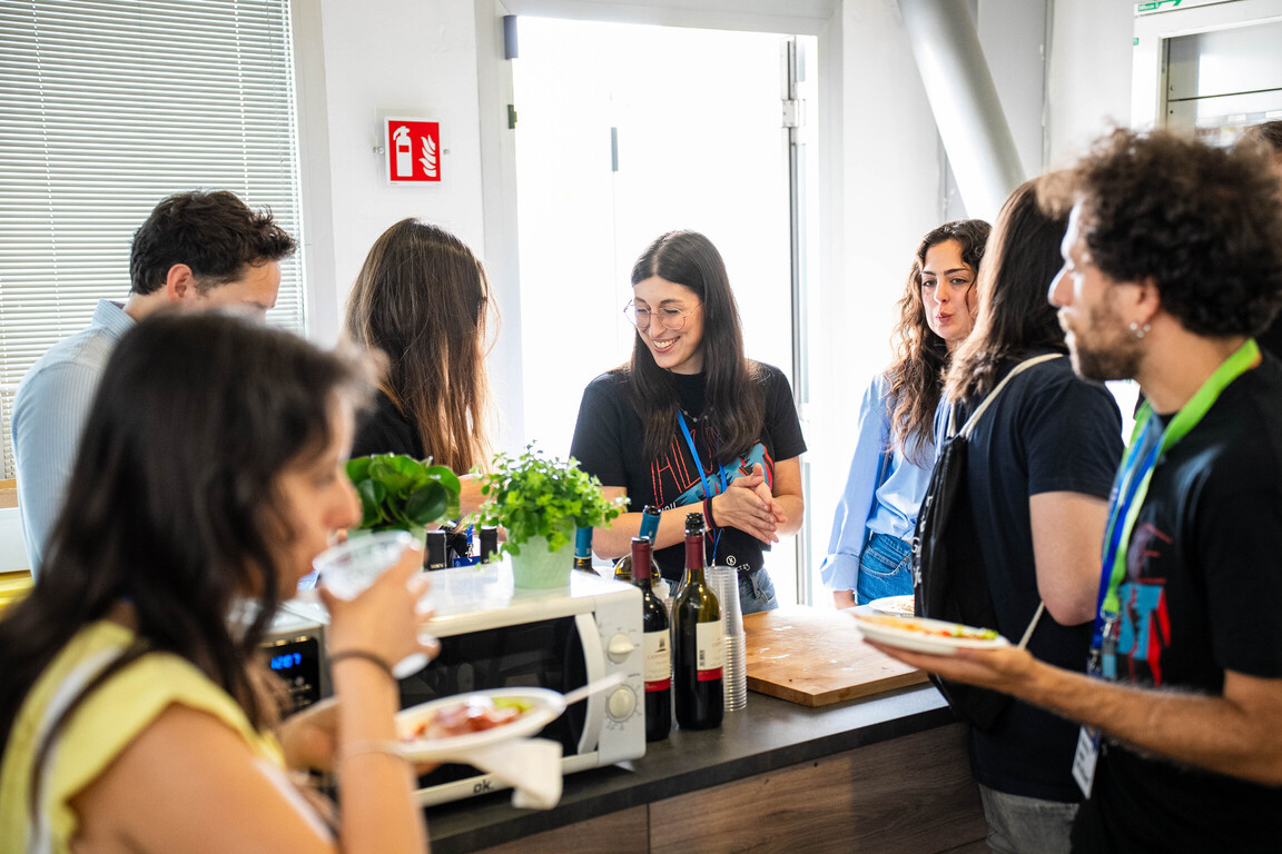 Foto del team di Lotrèk durante il coffee break al Connettivo Day