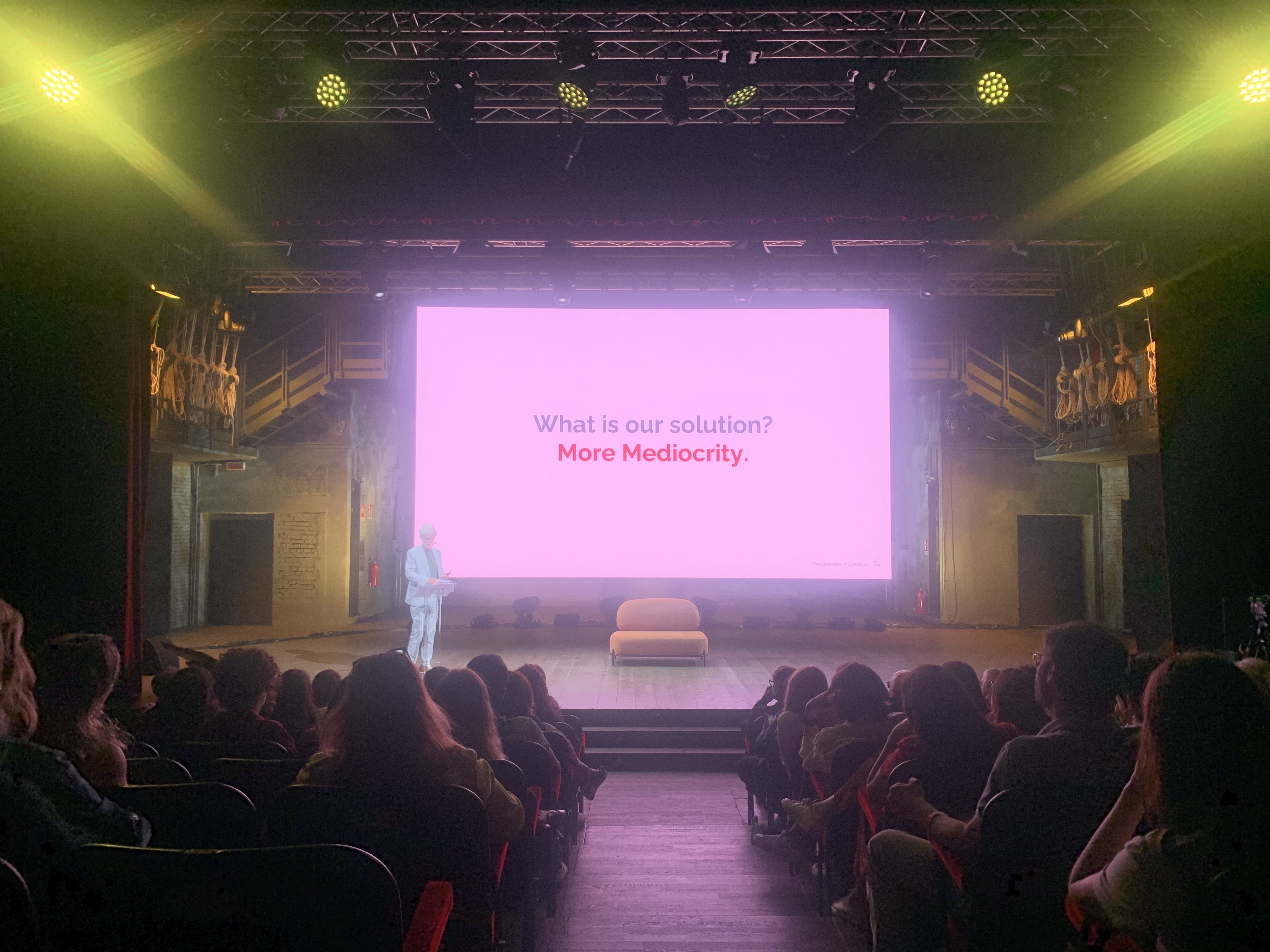 Lotrèk_IF_slide_Hegarty_talk Slide con testo scritto da Hegarty