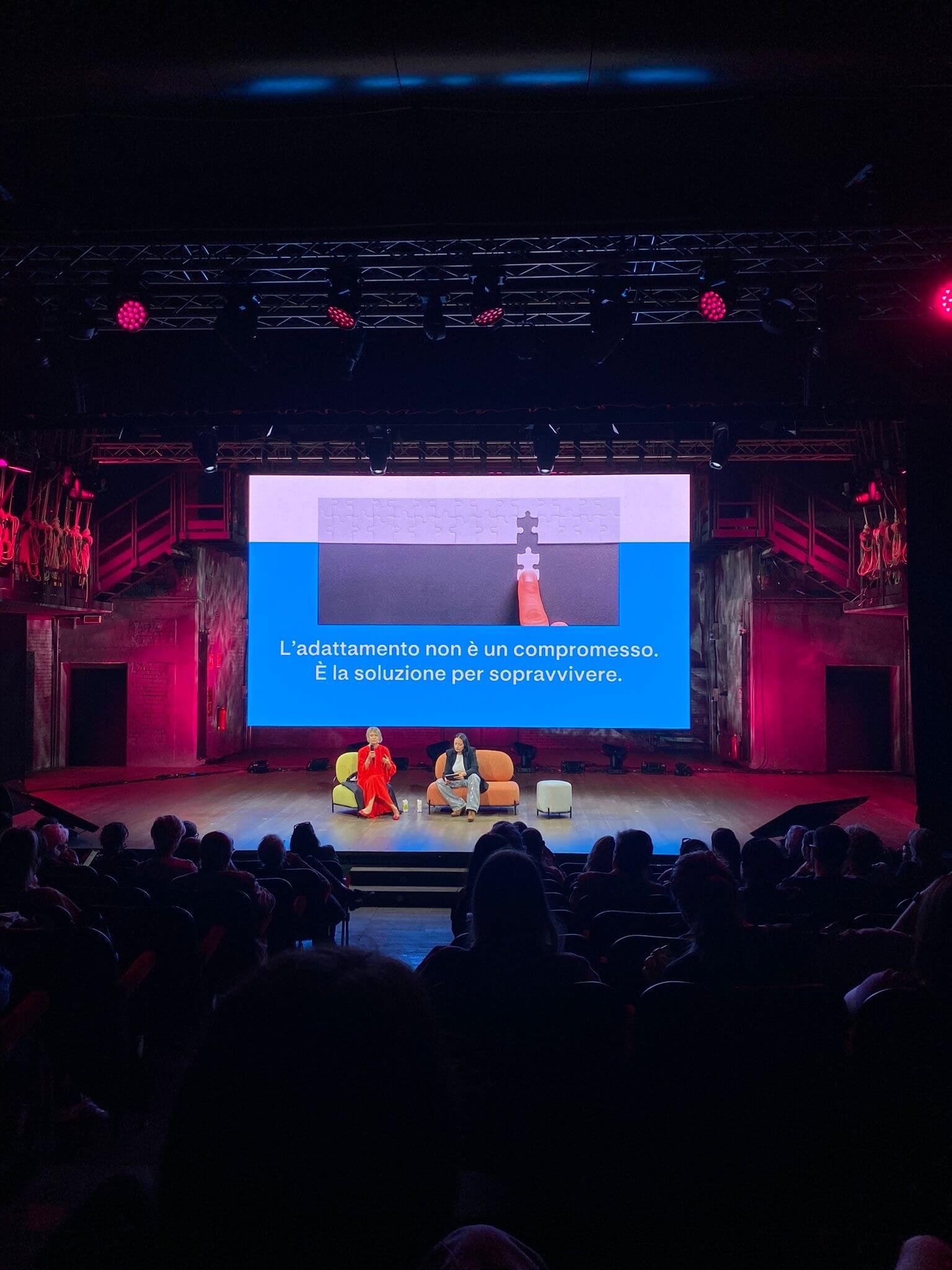 Lotrek_IF_talk_ai_creativita foto del talk dell'evento che parla di ai e creatività